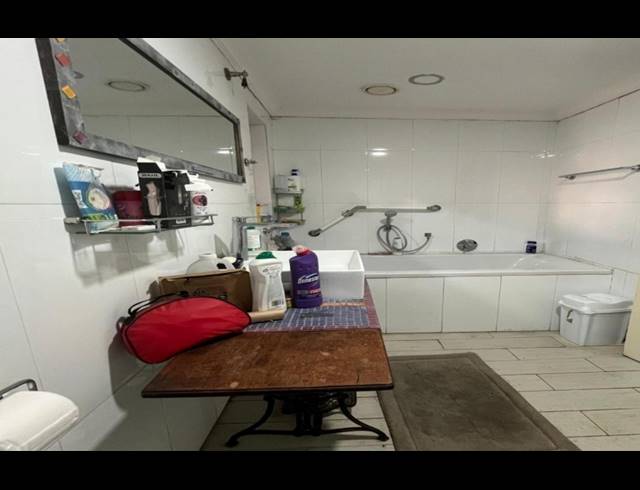 4 BEDROOM HOUSE FOR SALE IN NOORDHOEK